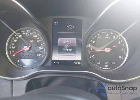 2015 Mercedes-Benz C 300 z USA, uszkodzony, nr VIN 55SWF4JB1FU057736